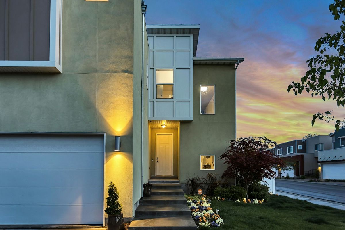 Investment Properties — Jorge Vivar, Park Regency